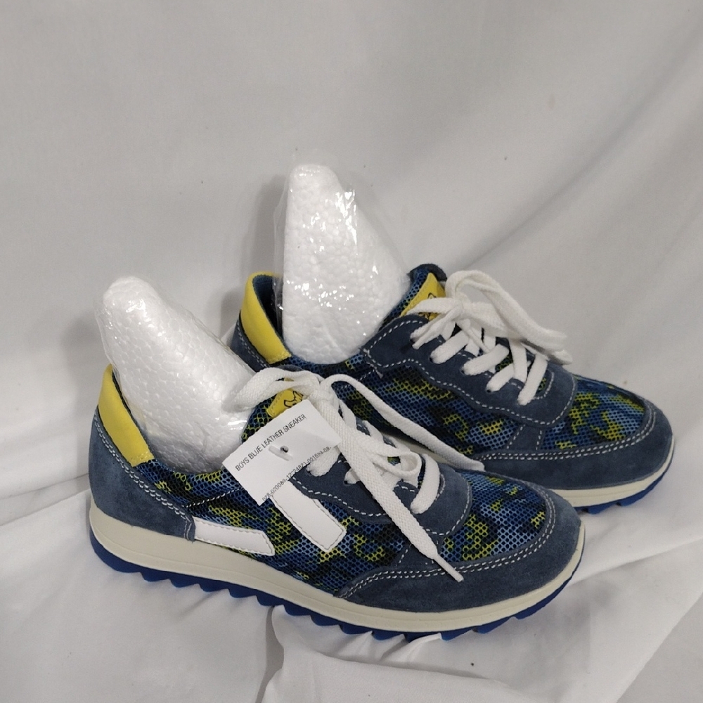 NWOB Primigi Boys Blue And Tie Dye Print Size 5 Sneakers